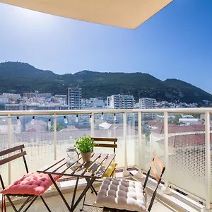 Luxury Modern Apartment With Exceptional Views! Apartamento